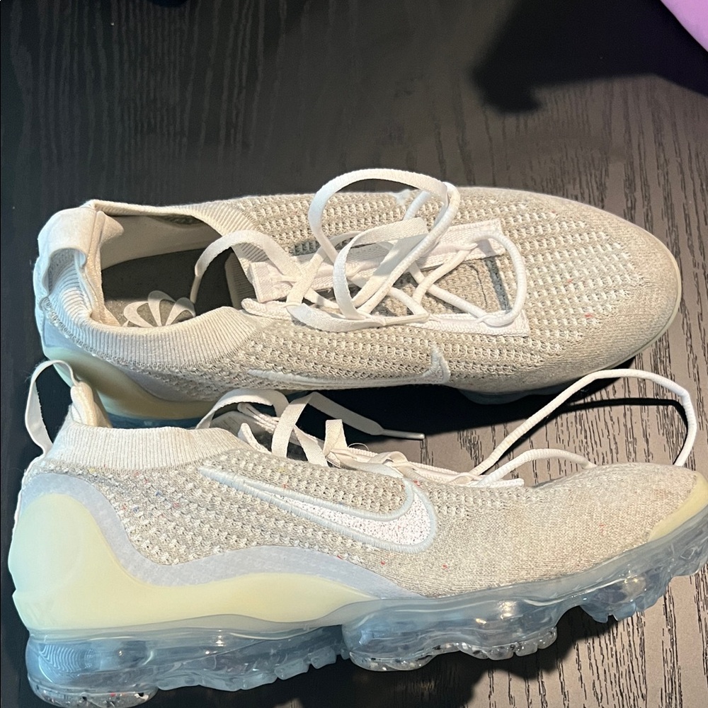 Nike White vapor max